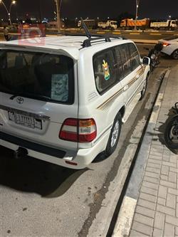 تۆیۆتا لاند کروزەر